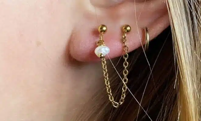 Mode bijoux les boucles d'oreilles créoles comme accessoire de style
