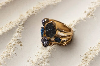 Bague de fiançailles toi et moi ancienne : un symbole d’amour éternel !