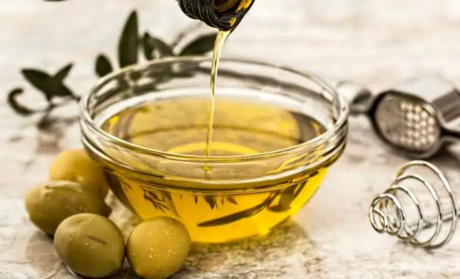 Quels sont les avantages qu'offre l'utilisation de l'huile d'olive sur la peau en 2023 ?
